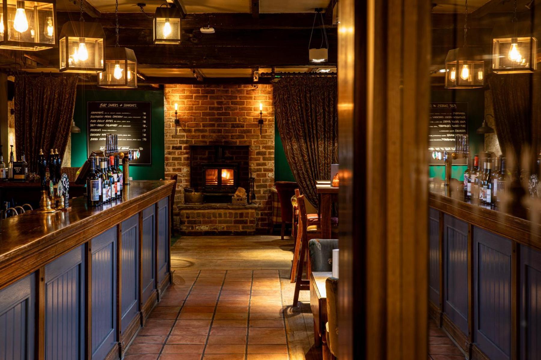Отель The Devonshire Arms Баслоу Экстерьер фото