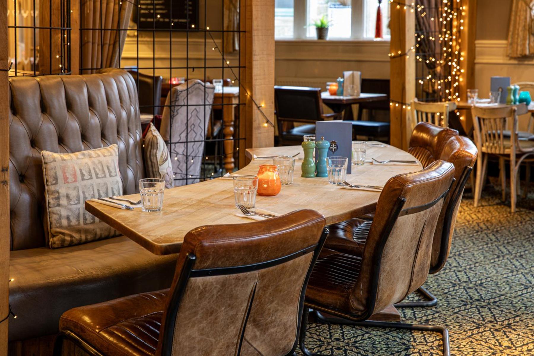Отель The Devonshire Arms Баслоу Экстерьер фото
