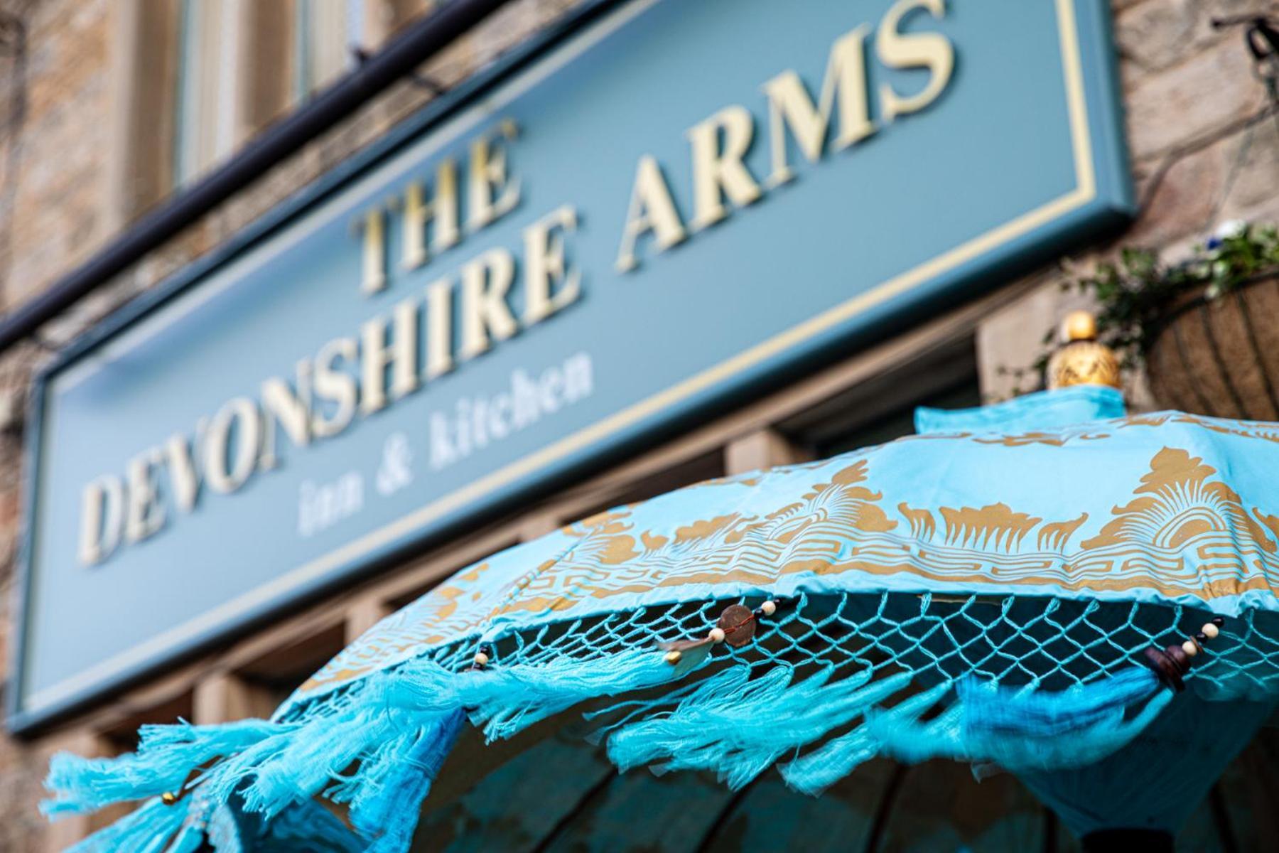 Отель The Devonshire Arms Баслоу Экстерьер фото