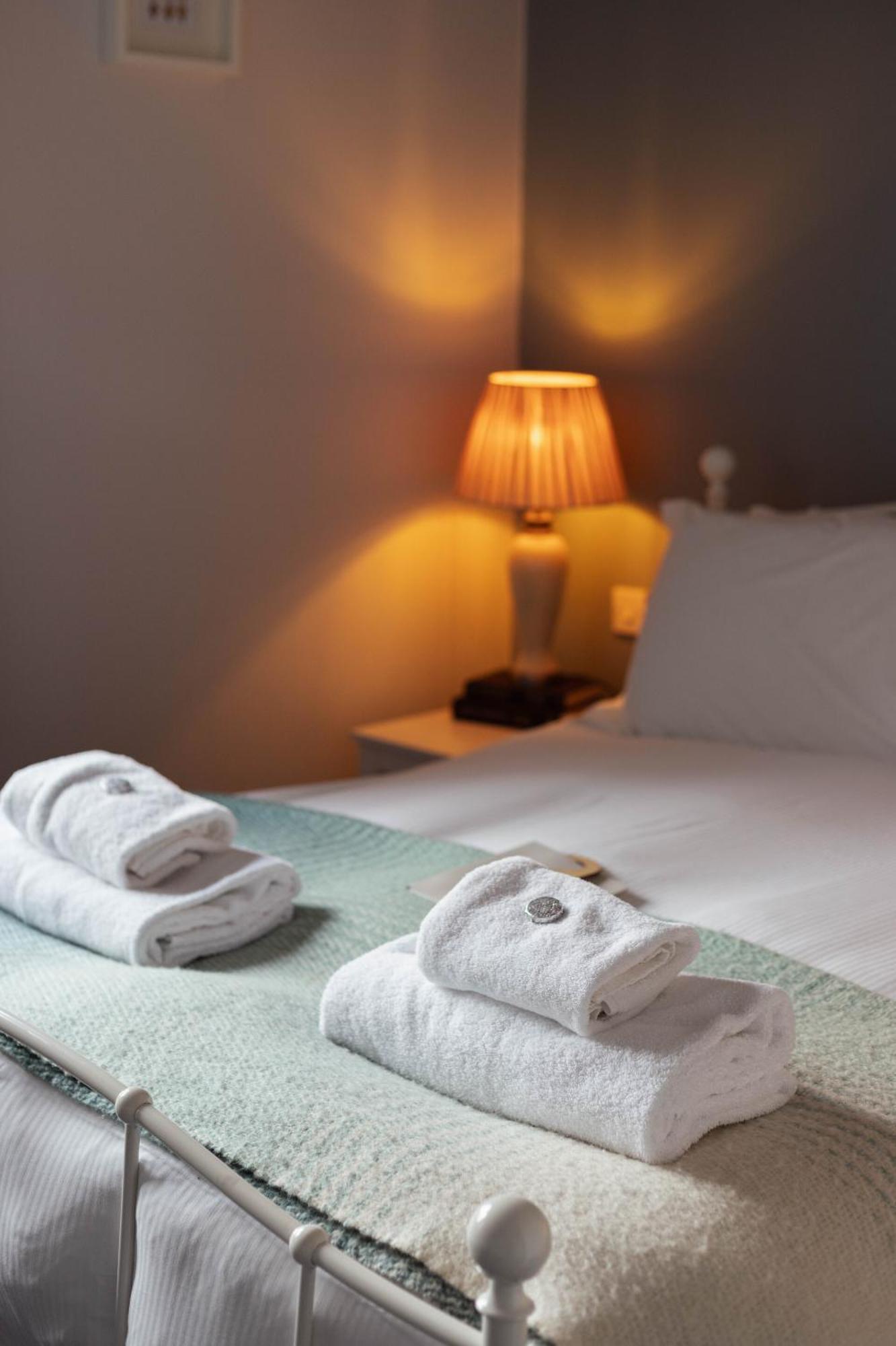 Отель The Devonshire Arms Баслоу Номер фото